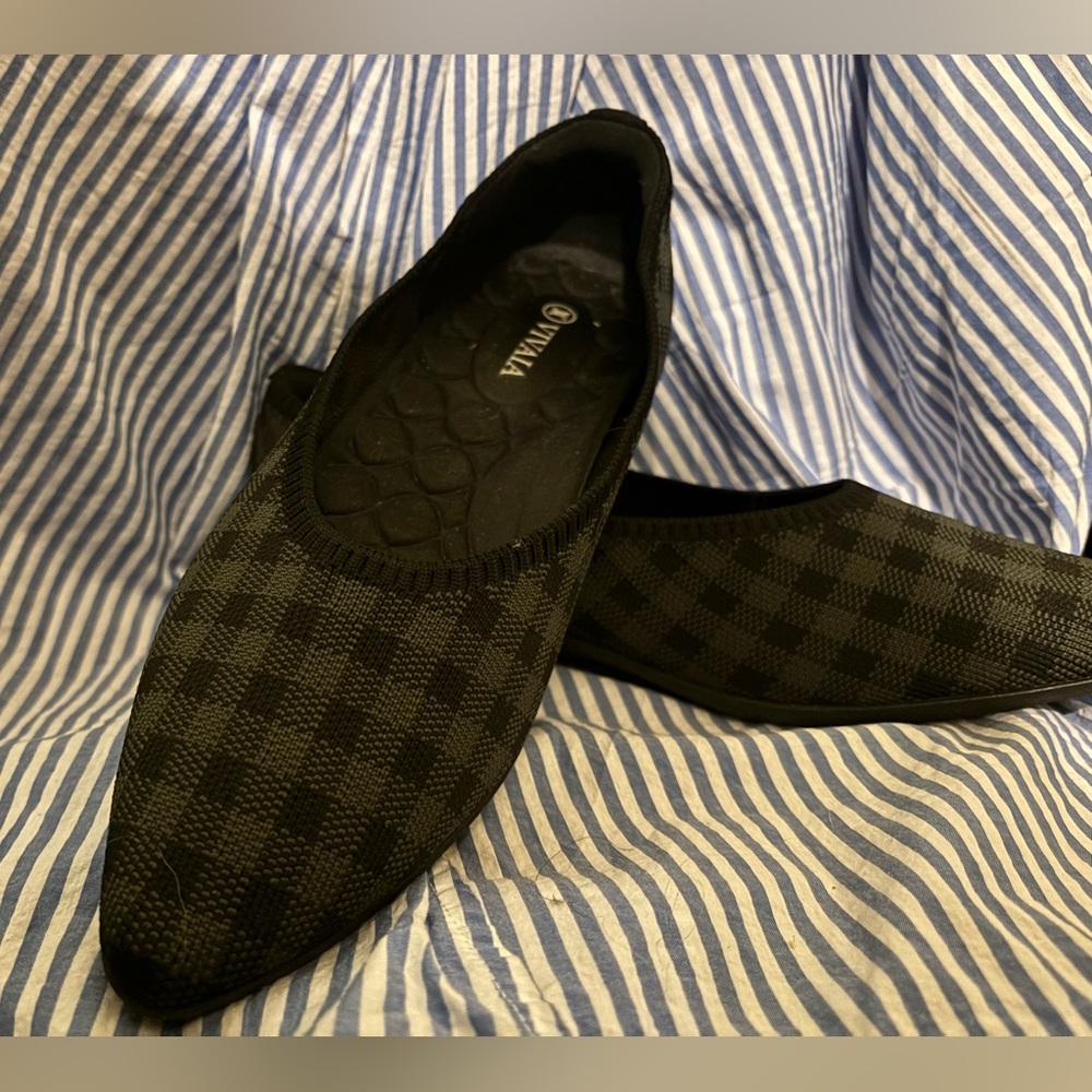 Stylish Black Checkered Women's Flats